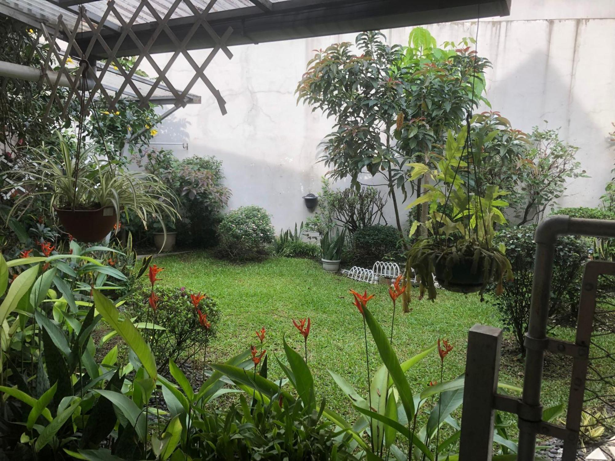 De Riau Guesthouse บันดุง ภายนอก รูปภาพ