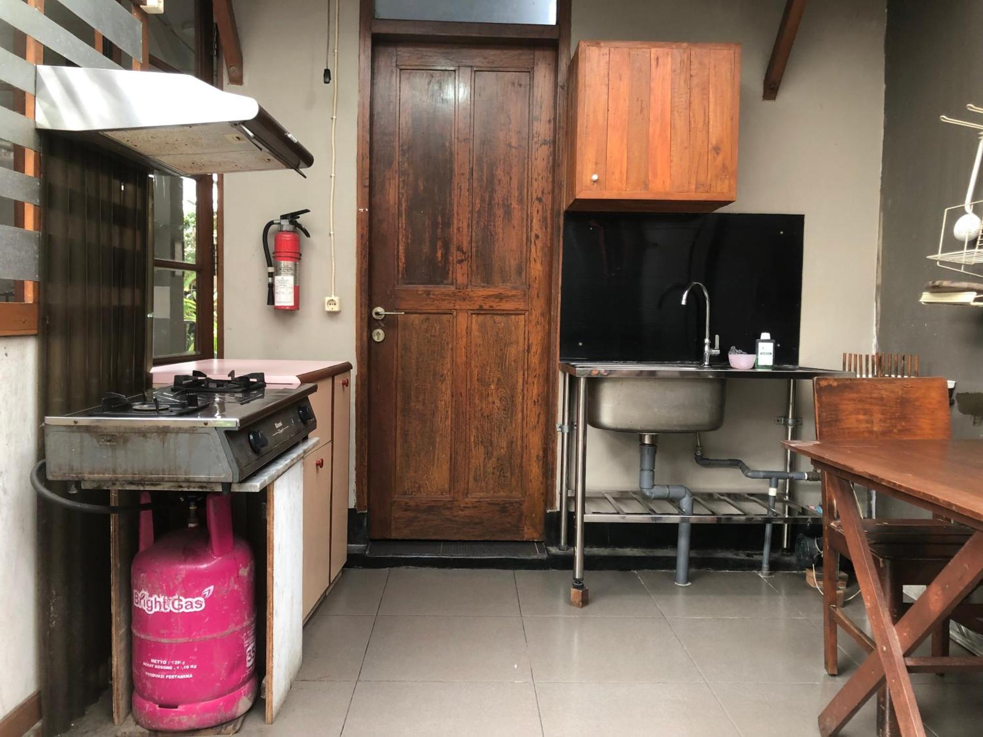De Riau Guesthouse บันดุง ภายนอก รูปภาพ