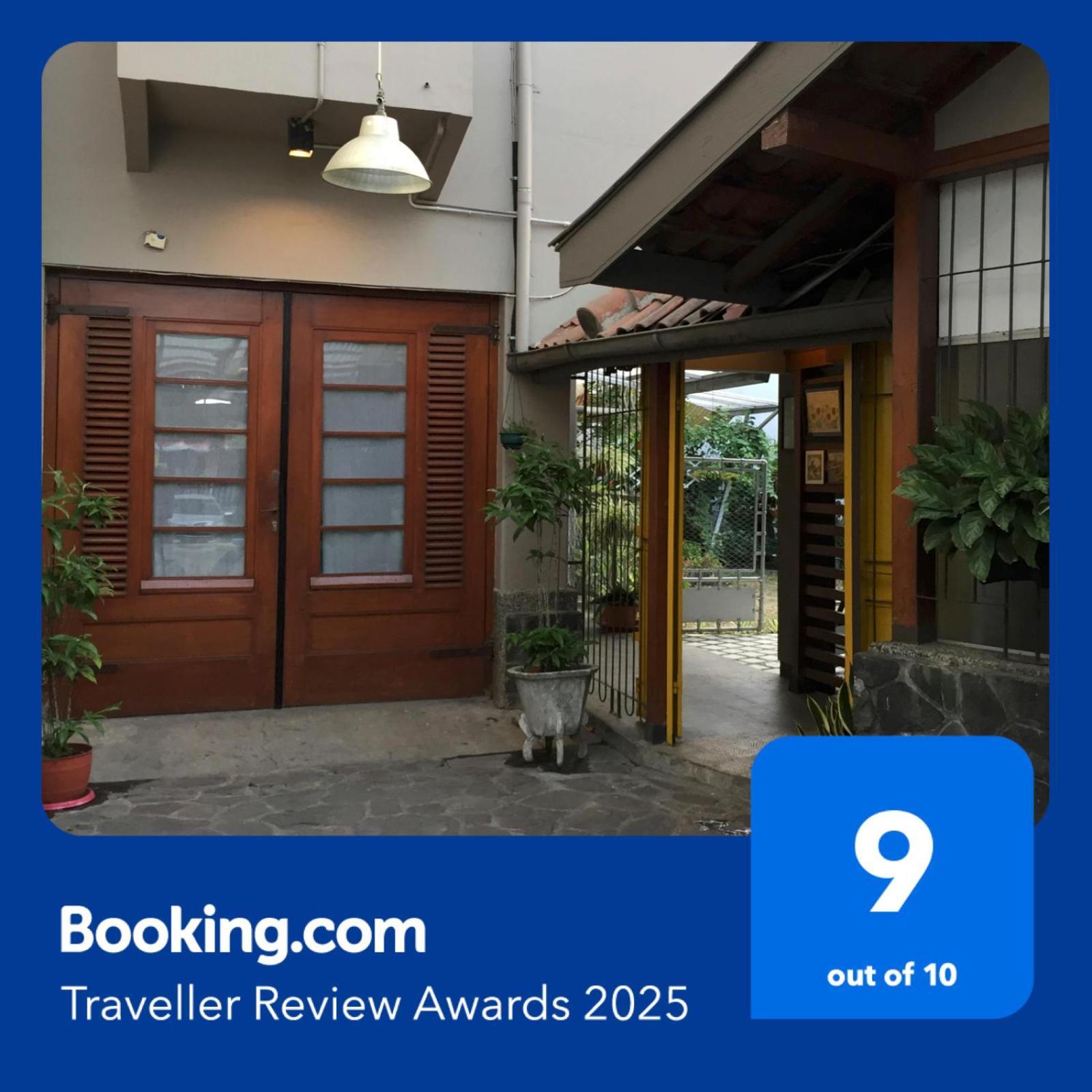 De Riau Guesthouse บันดุง ภายนอก รูปภาพ