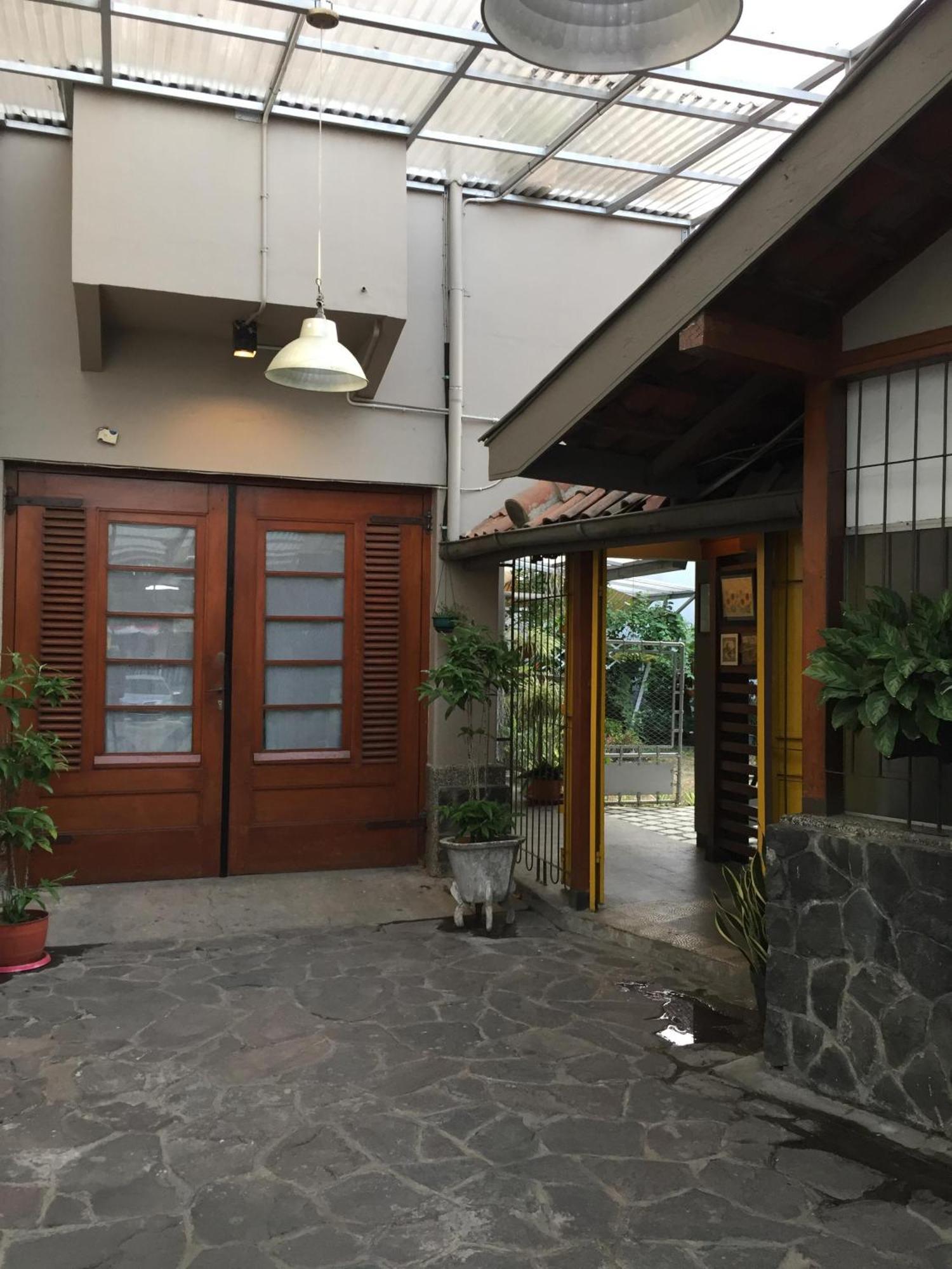 De Riau Guesthouse บันดุง ภายนอก รูปภาพ