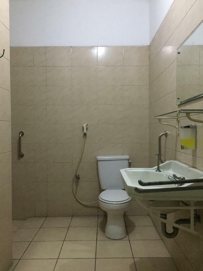 De Riau Guesthouse บันดุง ภายนอก รูปภาพ
